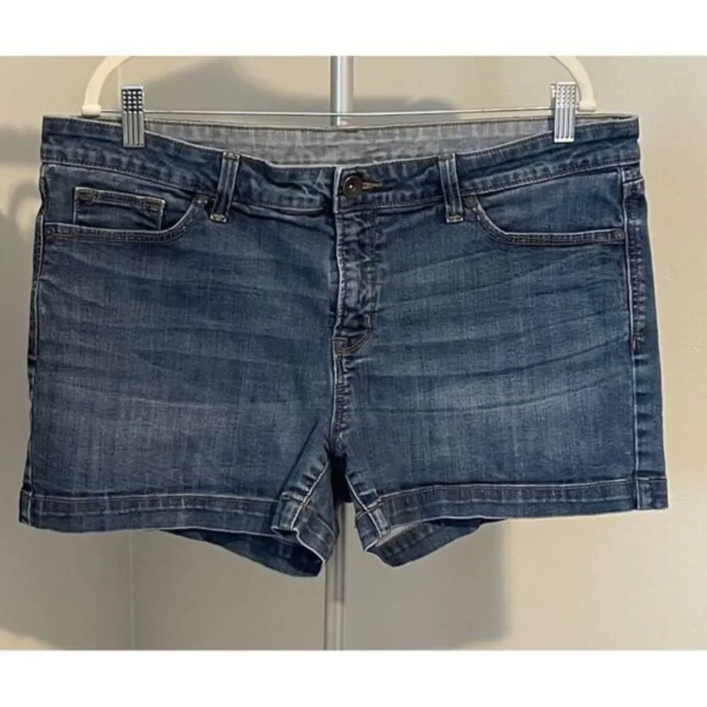 JCP Women's Denim Shorts Size 16 Walking Casual‎ 3 1/2